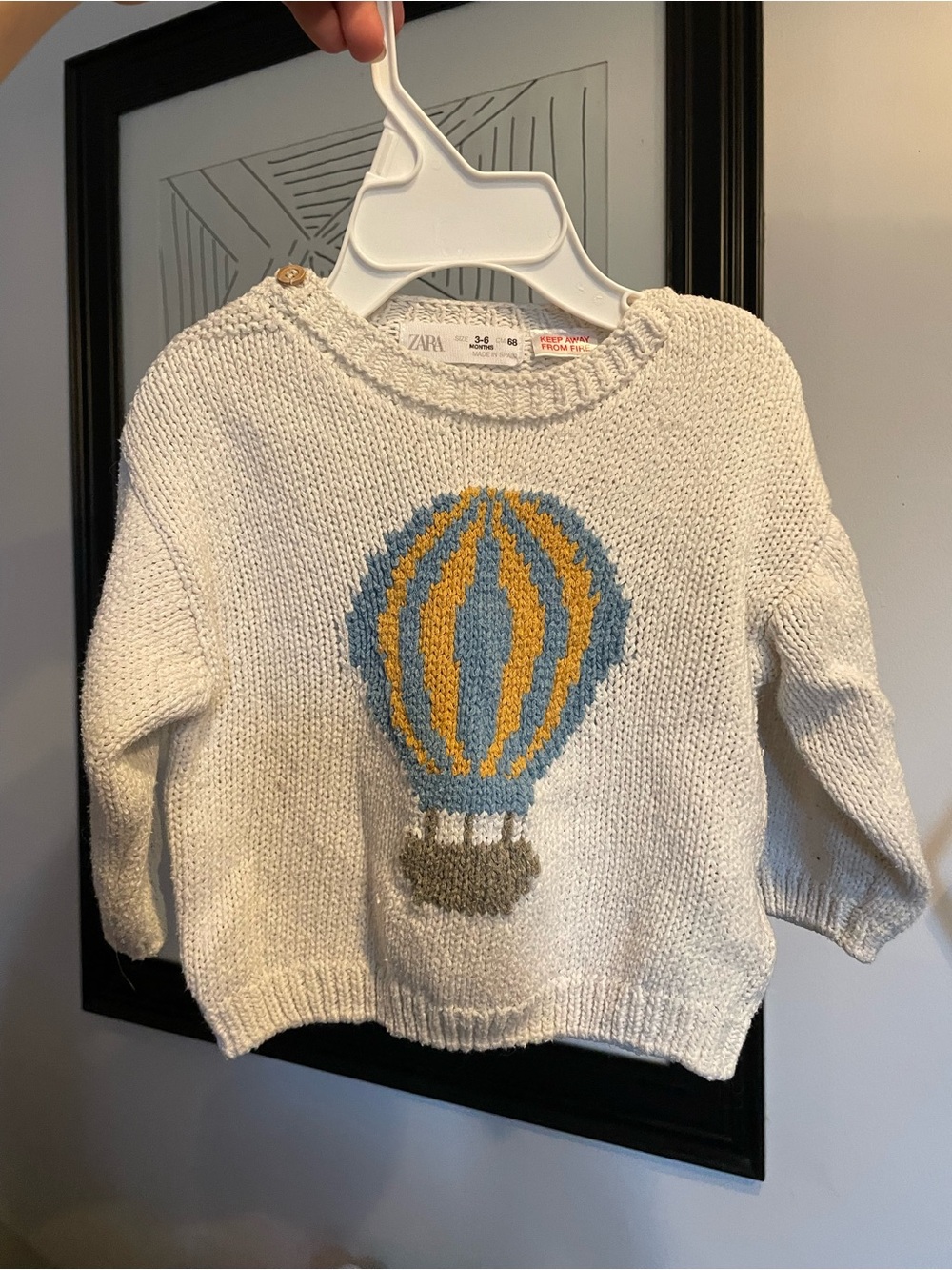 3/$30 ZARA Cream Knit Sweater with Blue and Yellow Hot Air Balloon